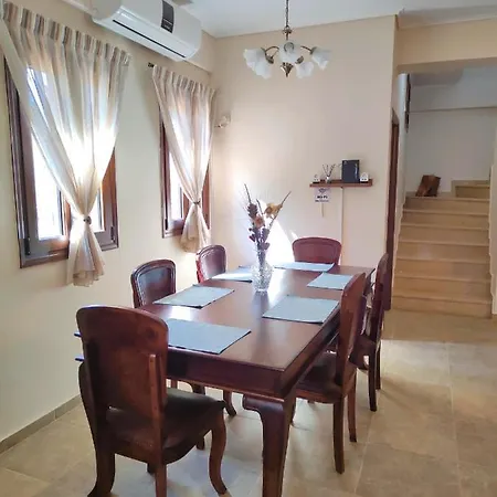 Athevillas Chrysoula Mézapos