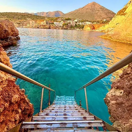 Athevillas Chrysoula * Mezapos