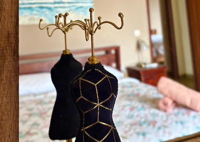 Athevillas Chrysoula * Mézapos