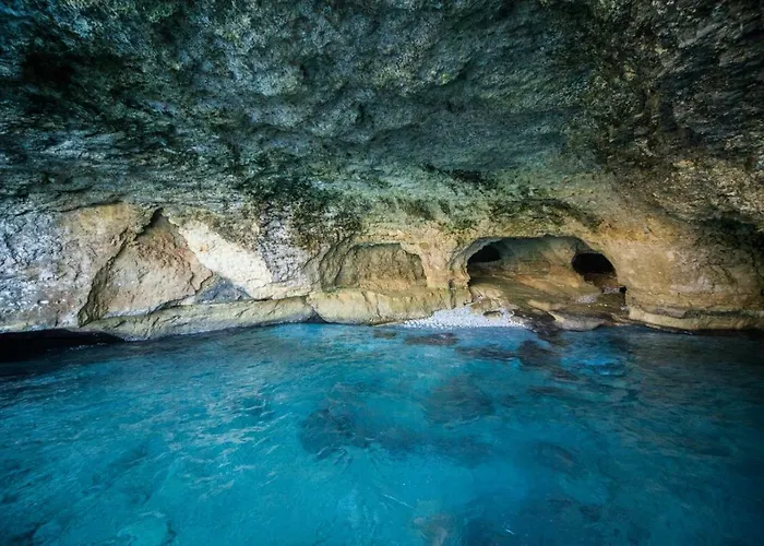 Athevillas Chrysoula * Mézapos