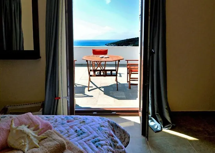 Athevillas Chrysoula Mézapos